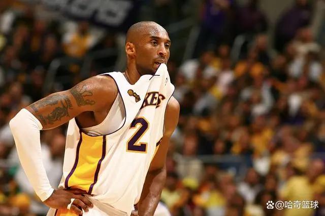 奥尼尔现场观看中国女篮比赛 与老友姚明重逢